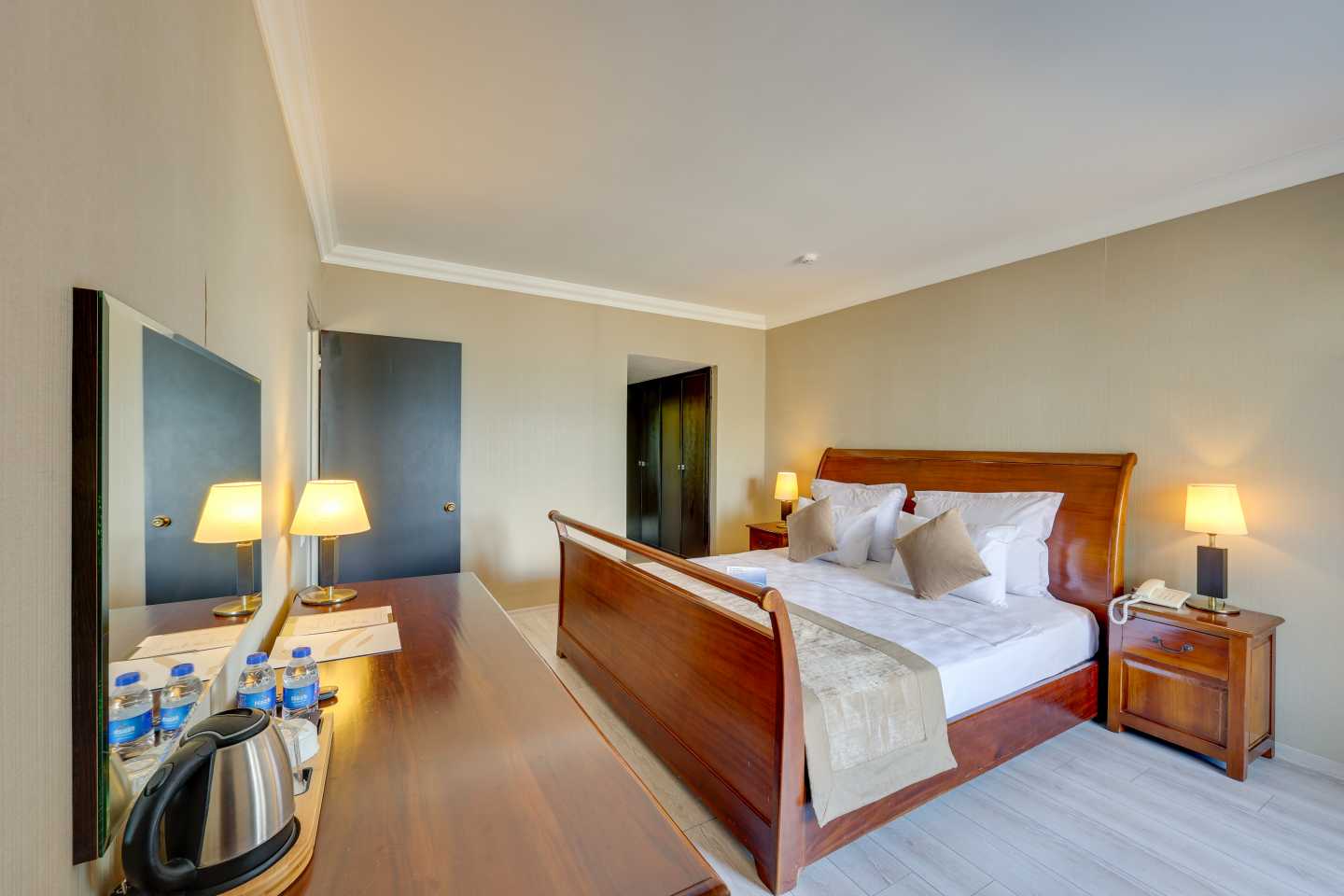Faros Premium Beach Hotel +16 Suite Oda Kara Manzara