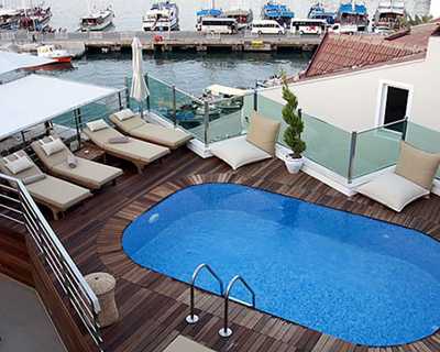 Alesta Yacht Hotel