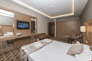 Belconti Resort Hotel Standart Oda Kara Manzara