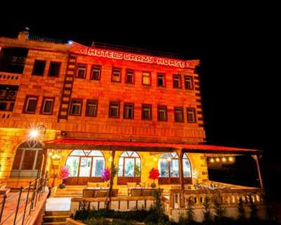 Crazy Horse Hotel