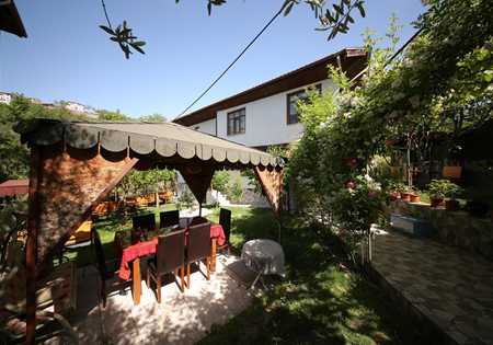 Emiroğlu Konak