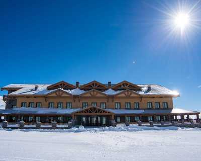 Magna Pivot Hotel