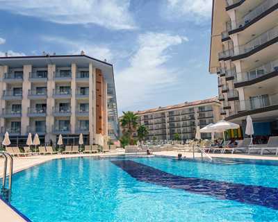 Ramada Hotel & Suites By Wyndham Kuşadası