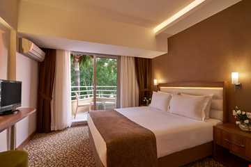 Richmond Ephesus Resort Hotel Bahçe Aile Odası
