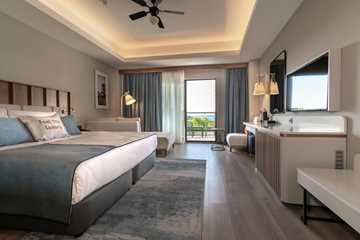 Seaden Quality Resort & Spa Standart Oda Deniz ve Havuz Manzaralı Oda